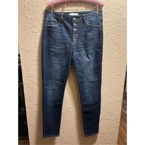 Kancan Woman’s Blue Jeans Size 30 - Missing One Buttom - Picture 1 of 11